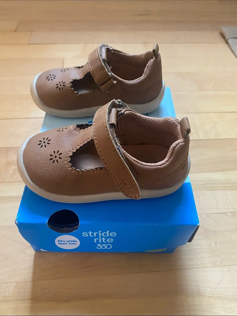 Stride rite 360 Cheyenne tan Mary Janes size 5